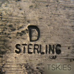 Hallmark of Delford Yazzie (Navajo) — photographed by T.Skies